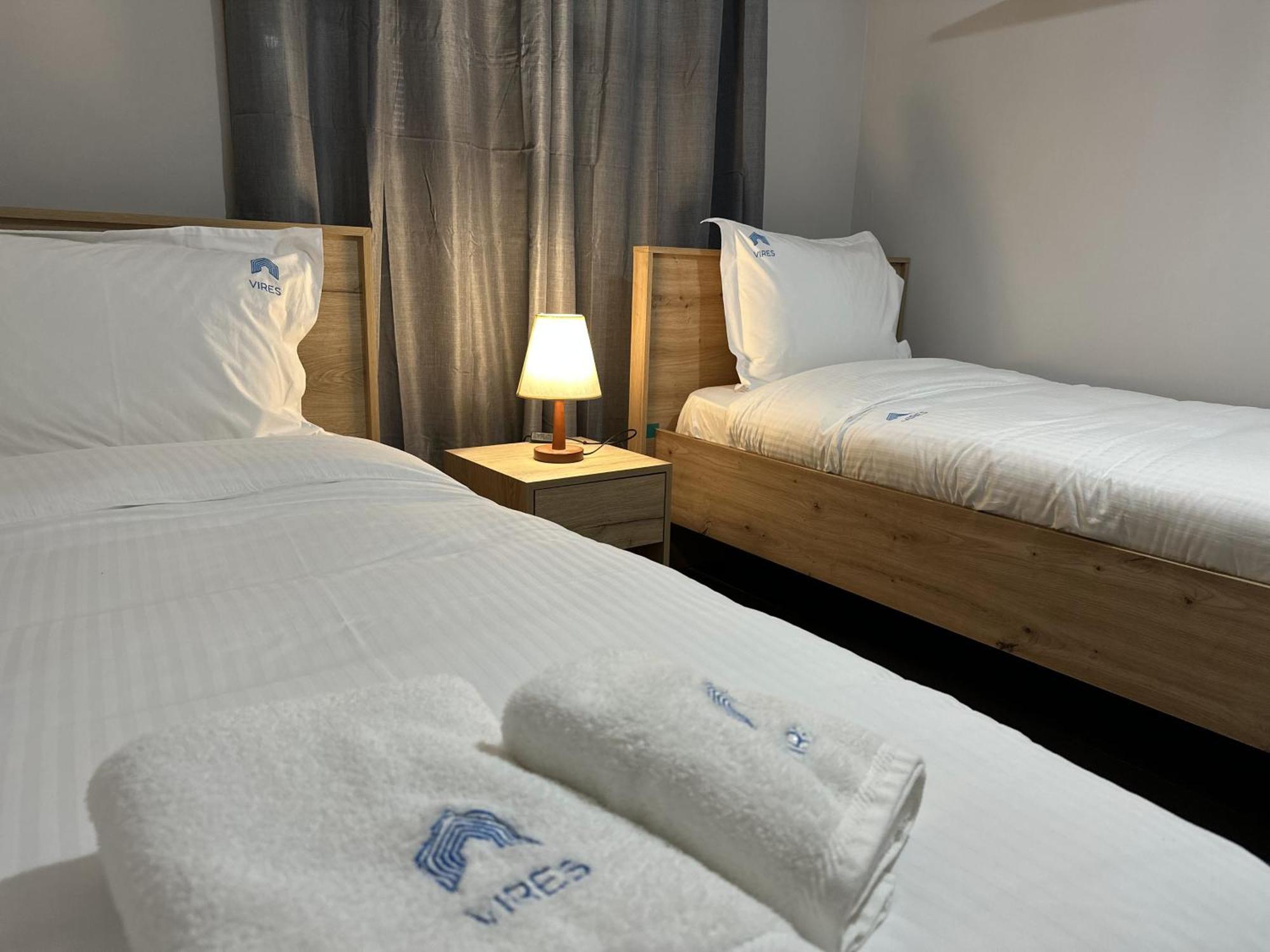 Treasure: Chic 2br-apartment 8min To Skanderbeg Place Apartamento Tirana