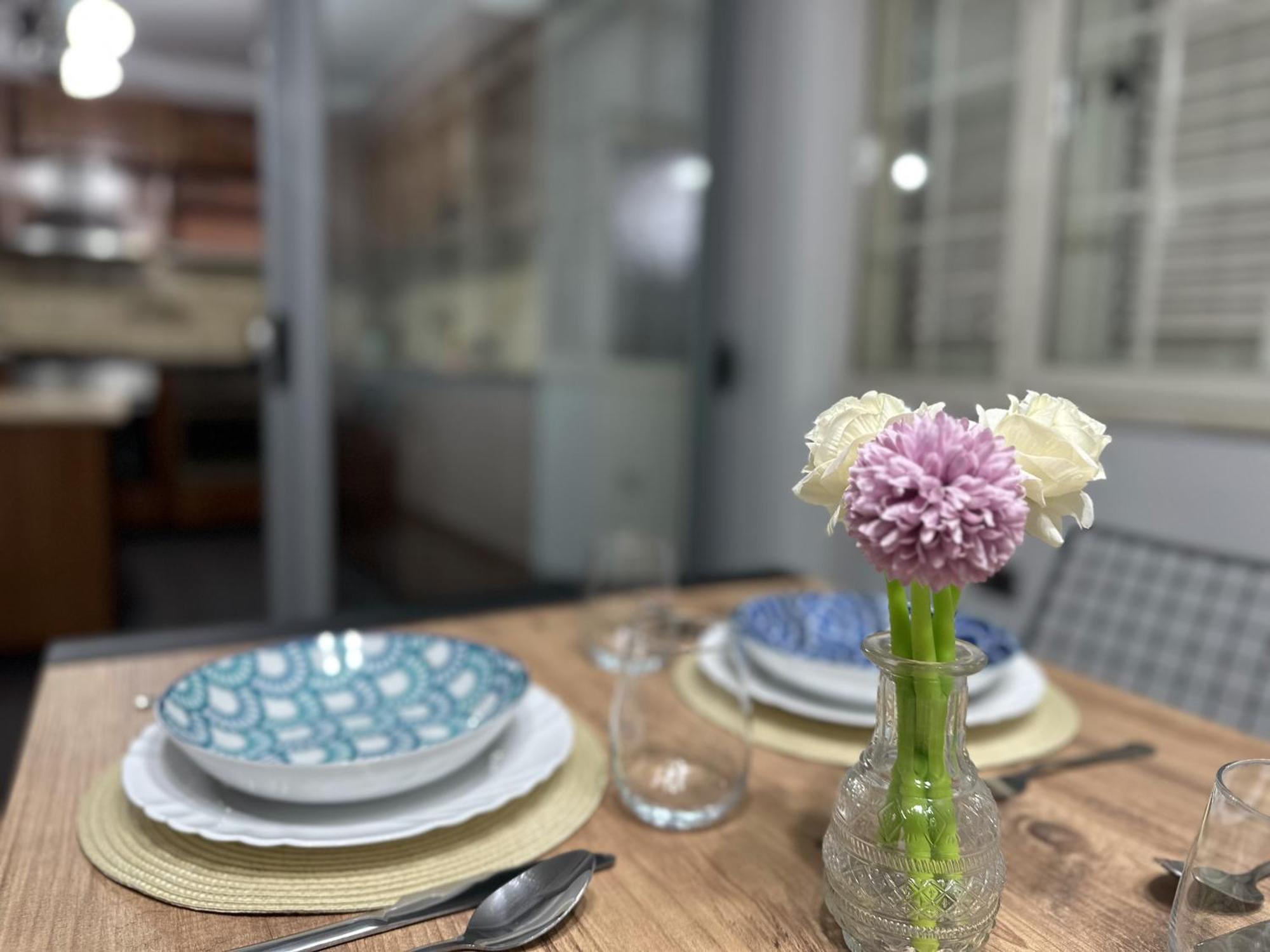 Treasure: Chic 2br-apartment 8min To Skanderbeg Place Apartamento Tirana